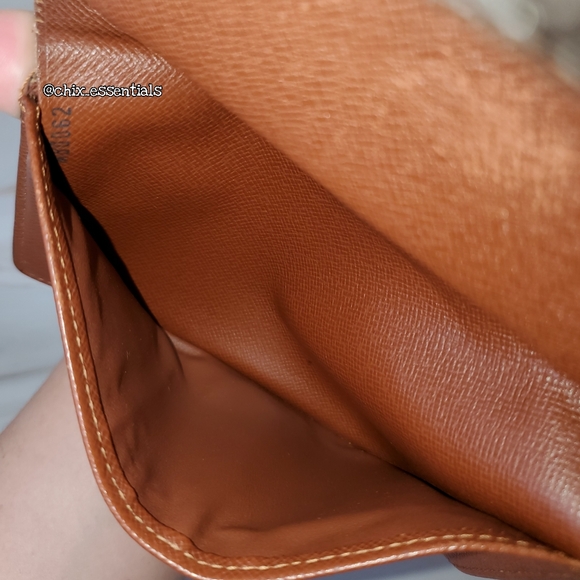 Authentic Louis Vuitton Alexandra Monogram Wallet - Picture 12 of 14